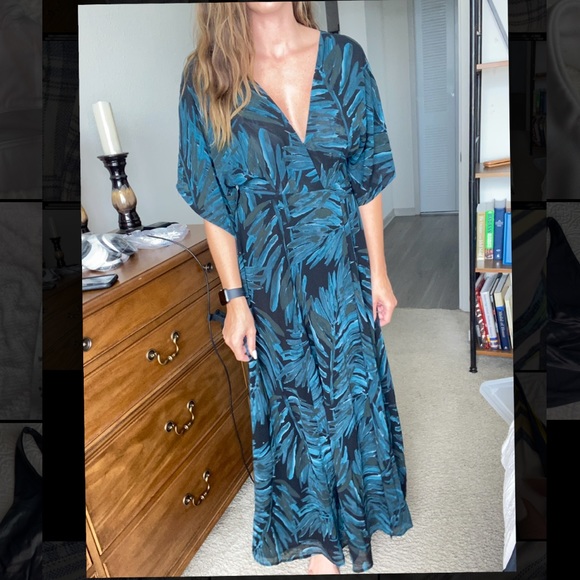 Cute tropical dress/cover up - Picture 2 of 6